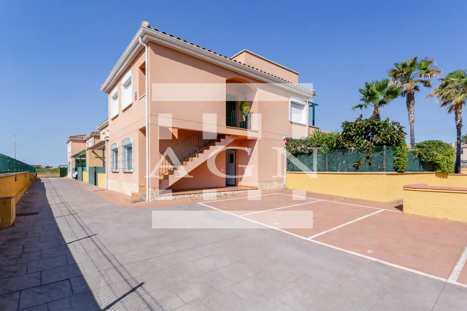 Vista exterior de Planta baixa en venda en Mont-roig del Camp amb Calefacció, Jardí privat i Terrassa