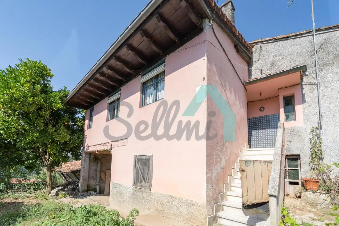Exterior view of Houses for sale in Parres  with Heating, Private garden and Storage room