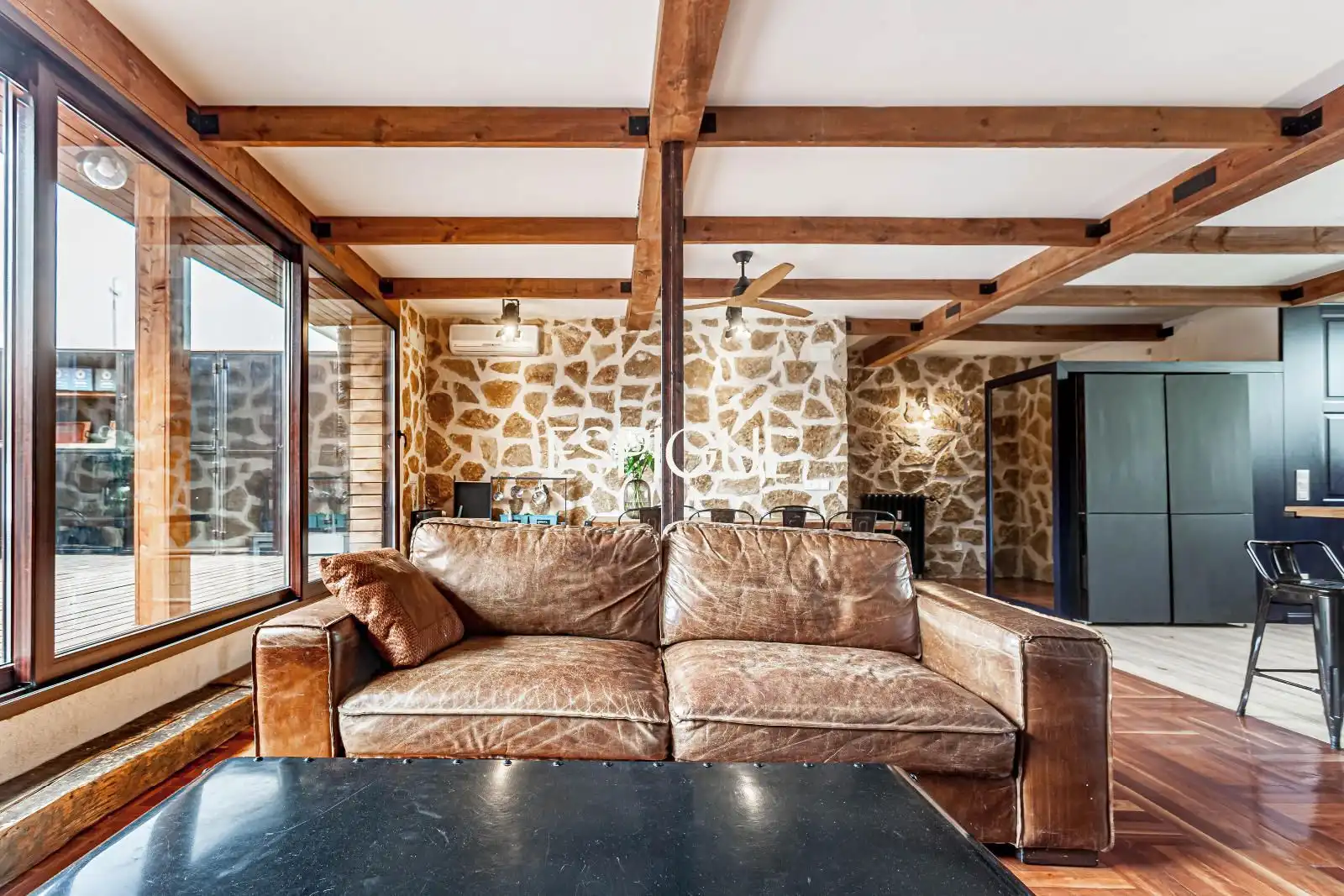 Wohnzimmer von Dachboden zum Verkauf in Madrid mit Klimaanlage, Heizung und Parkett