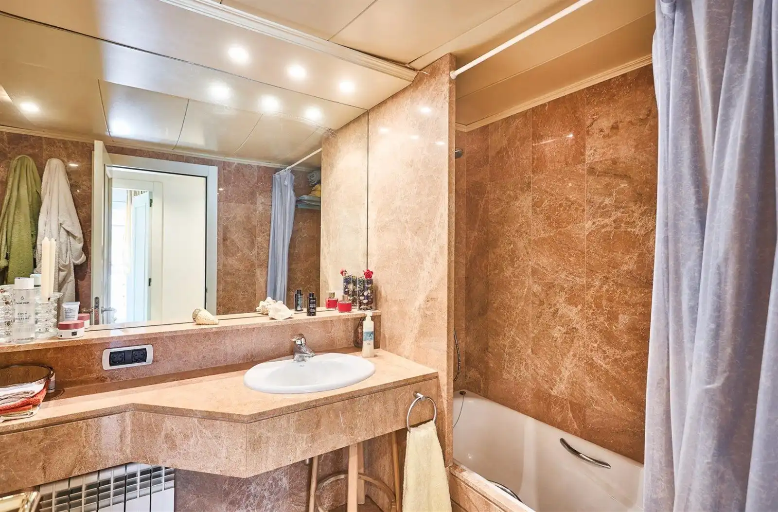 Baño de Piso en venta en Sitges con Calefacción, Terraza y Piscina