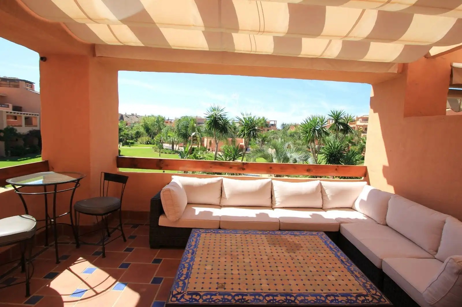 Terraza de Piso de alquiler en Marbella con Aire acondicionado, Terraza y Piscina