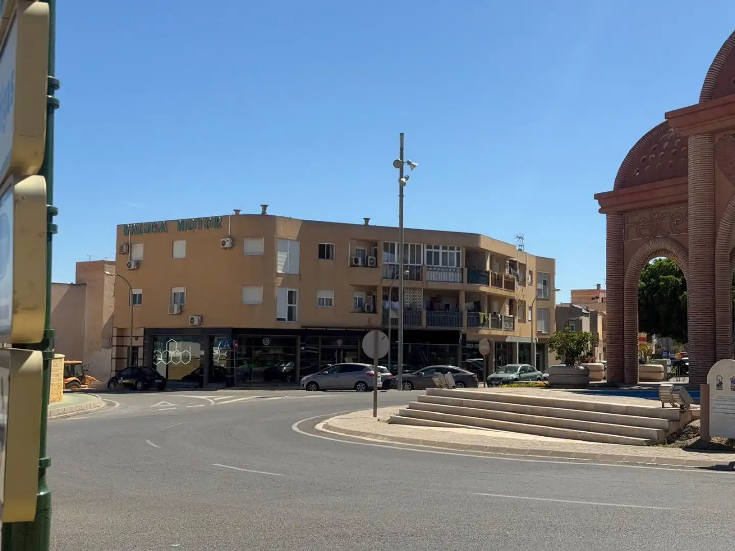 Vista exterior de Local de lloguer en Vícar