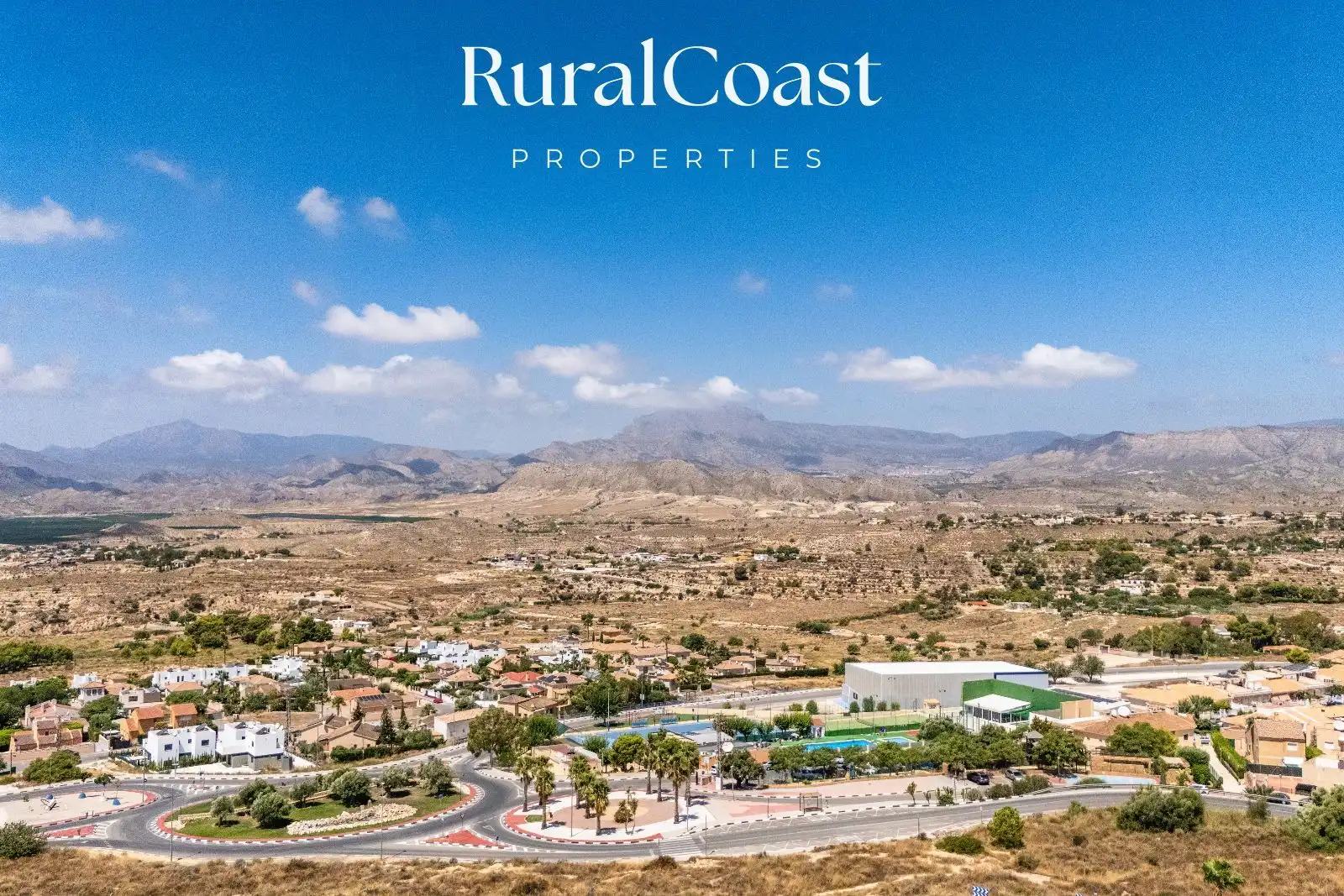 Vista exterior de Casa adosada en venda en Busot amb Jardí privat, Piscina i Piscina comunitària