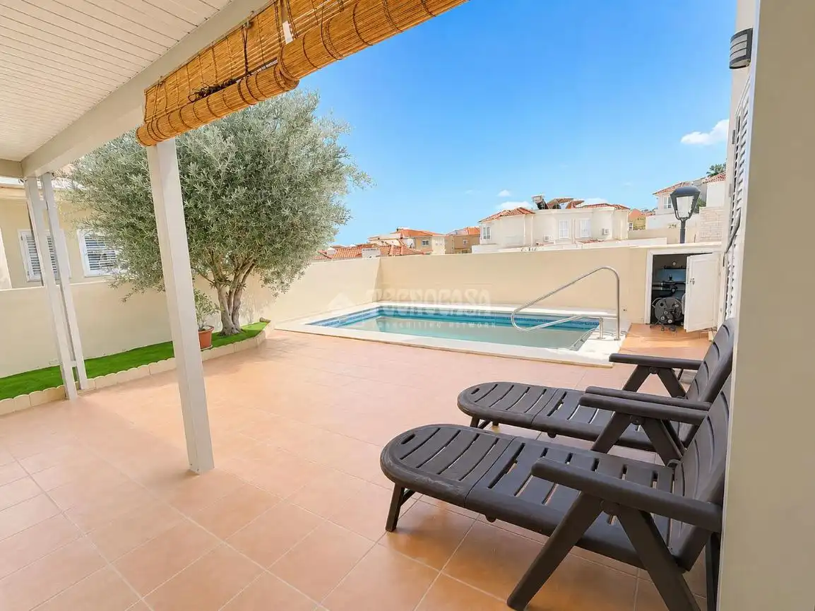 Terrassa de Casa adosada en venda en Candelaria amb Terrassa, Traster i Piscina