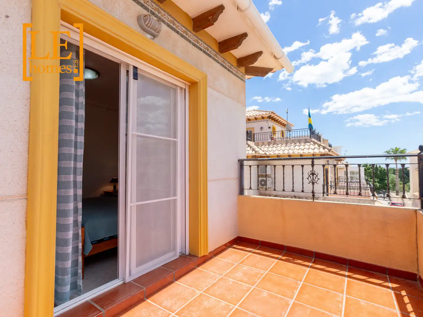Terrassa de Casa adosada en venda en Orihuela amb Aire condicionat, Jardí privat i Moblat