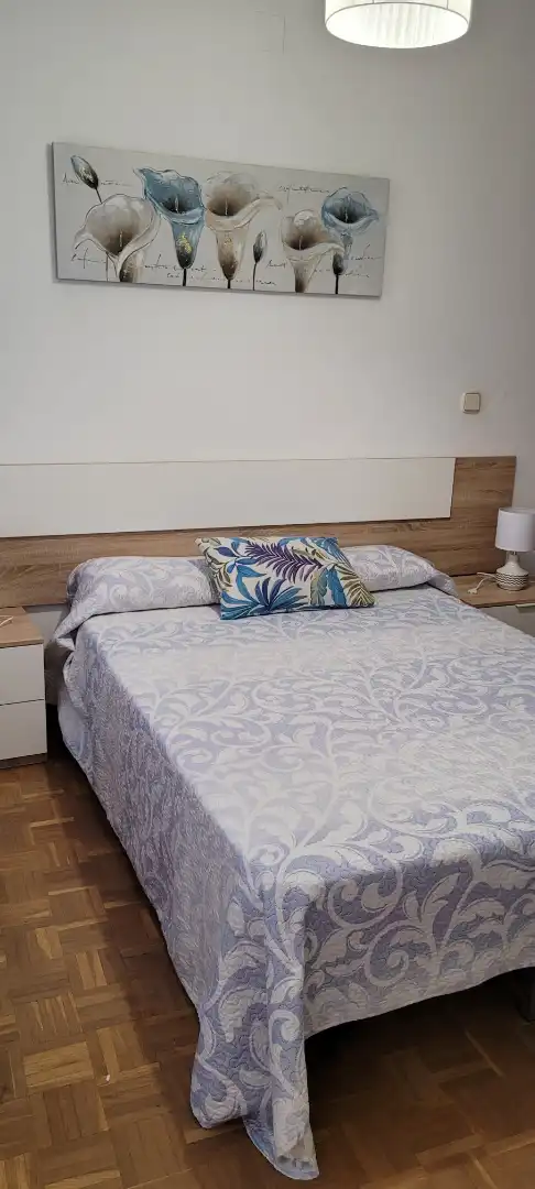 Schlafzimmer von Wohnung zur Miete in Cuenca mit Heizung, Möbliert und Ofen