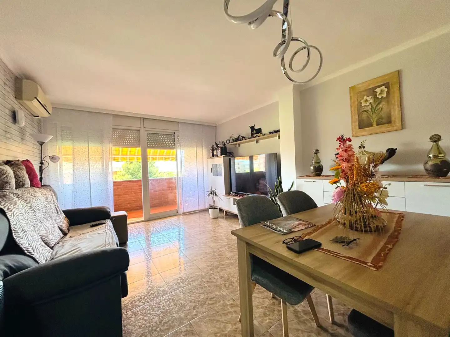 Sala d'estar de Pis en venda en Tarragona amb Aire condicionat, Calefacció i Moblat