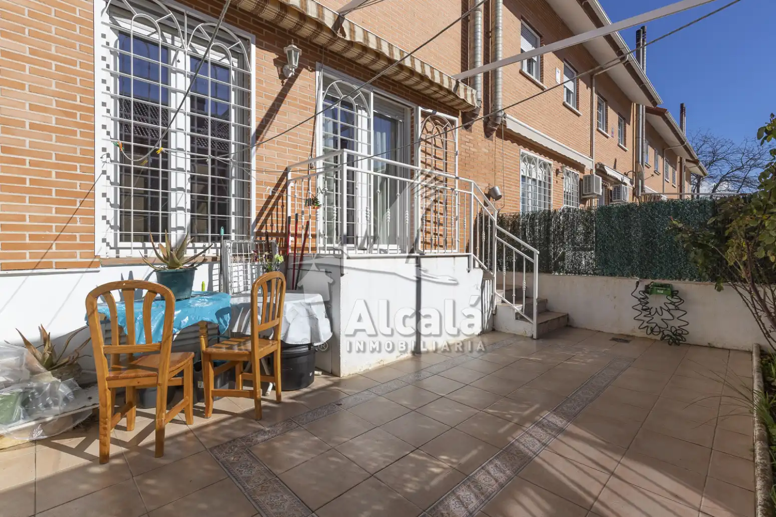 Garten von Einfamilien-Reihenhaus zum Verkauf in Alcalá de Henares mit Heizung, Parkett und Schwimmbad