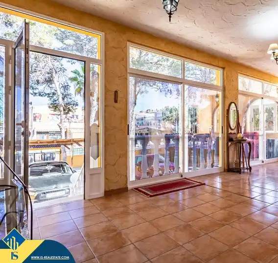Casa o xalet en venda en Torrevieja amb Jardí privat, Terrassa i Moblat