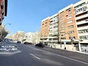 Vista exterior de Local en venta en Madrid con Aire acondicionado, Calefacción y Alarma