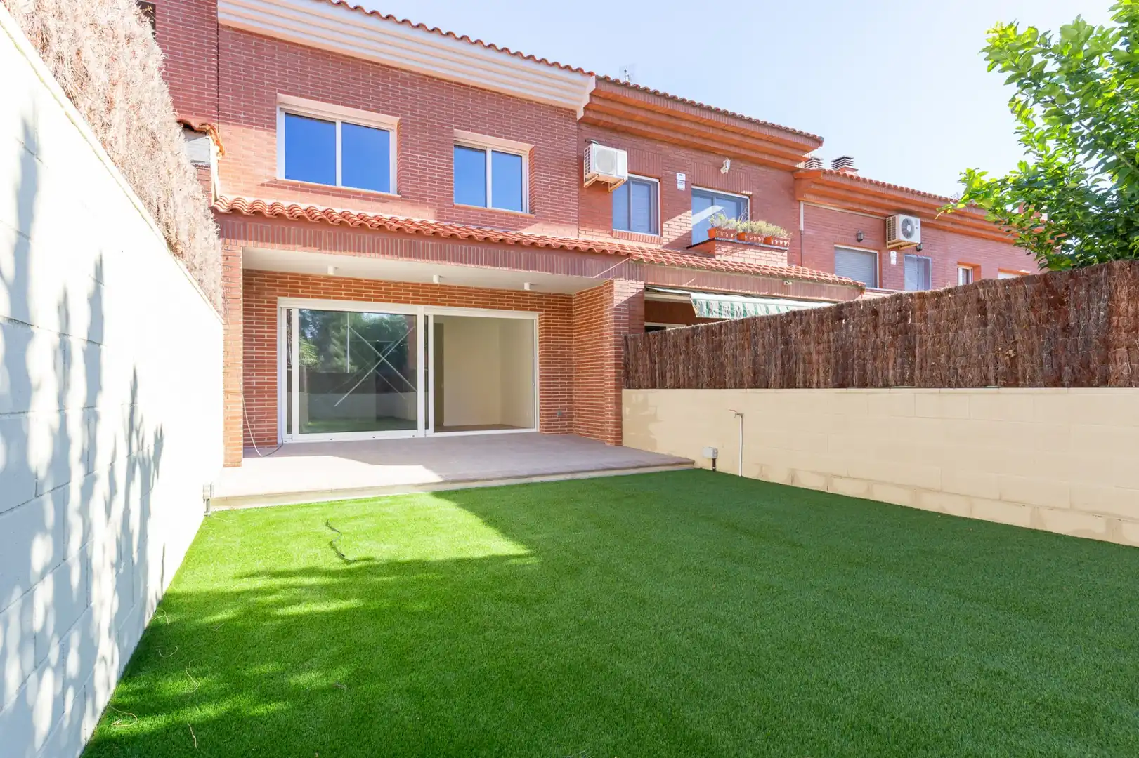 Jardín de Casa adosada en venta en Castellbisbal con Calefacción, Terraza y Balcón