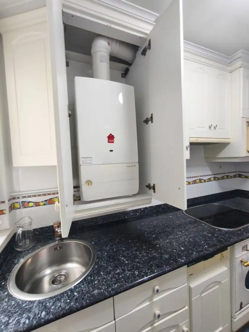 Cocina de Piso en venta en Santander con Calefacción, Jardín privado y Parquet
