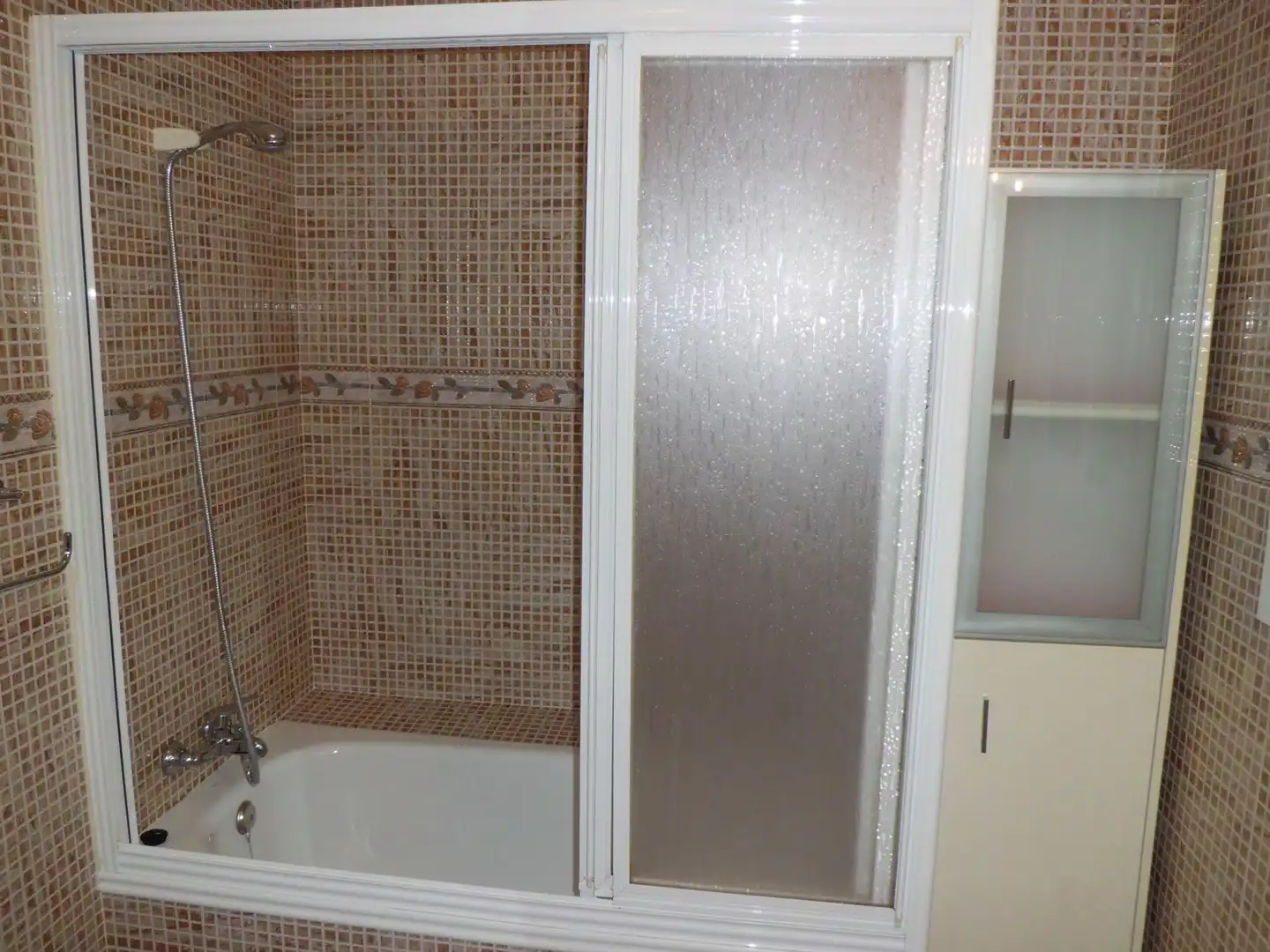 Wohnung zum Verkauf in Calle Alcalde Juan Antonio Morillas, 1, Gilena Badezimmer von Wohnung zum Verkauf in Gilena mit Klimaanlage, Abstellraum und Möbliert