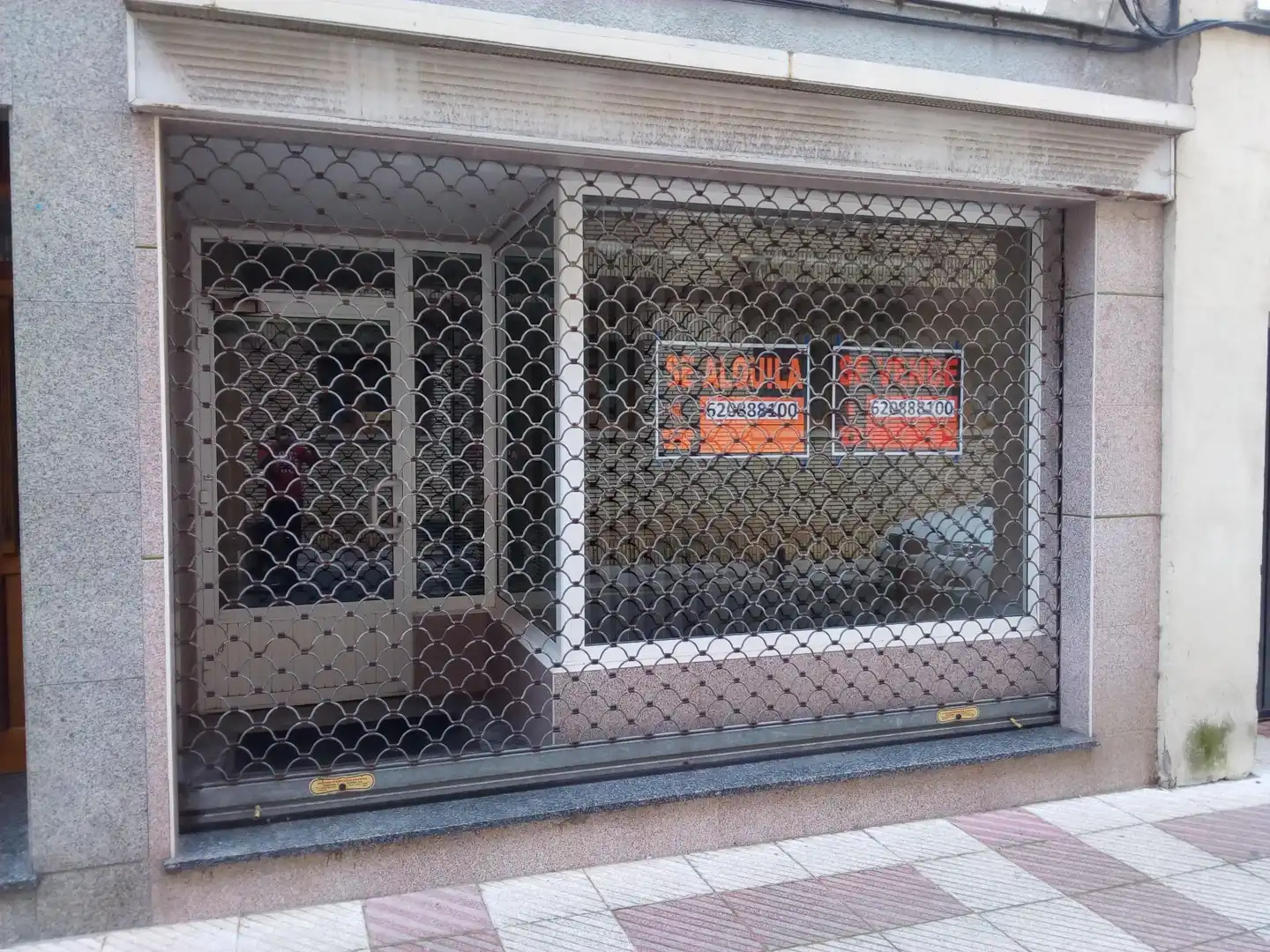 Commercial properties for rent in Calle Ramón Campoamor, 32, Navia