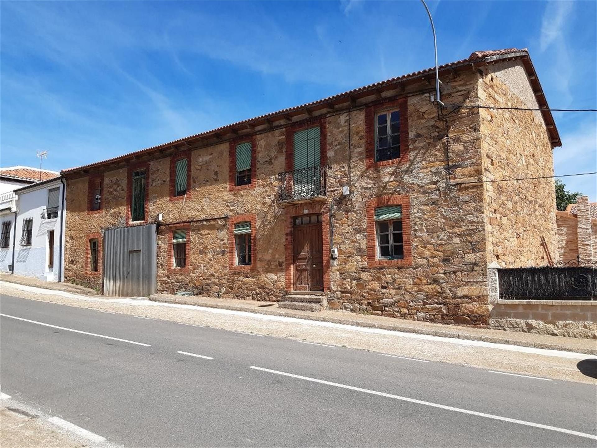 Außenansicht von Country house zum verkauf in Destriana