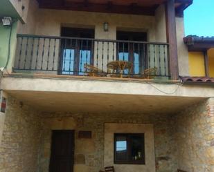 Terrassa de Casa adosada en venda en Siero amb Terrassa i Balcó