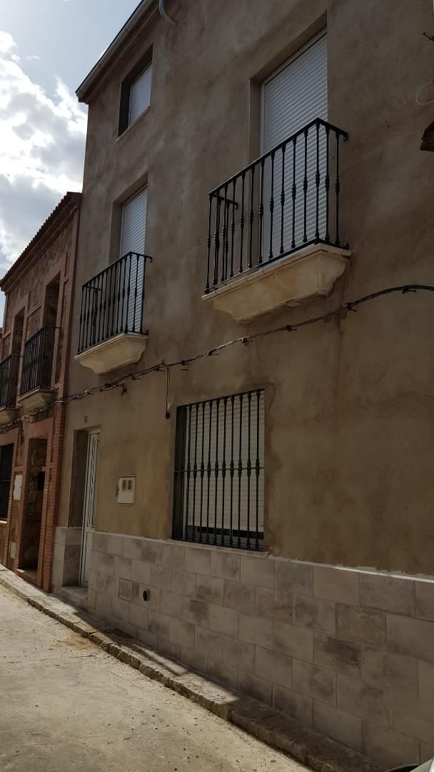 Exterior view of Single-family semi-detached for sale in Siruela