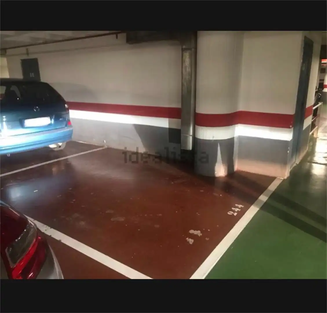Garatge en venda a Calle Luis Vives, Universidad San Francisco Aparcament de Garatge en venda en Zaragoza