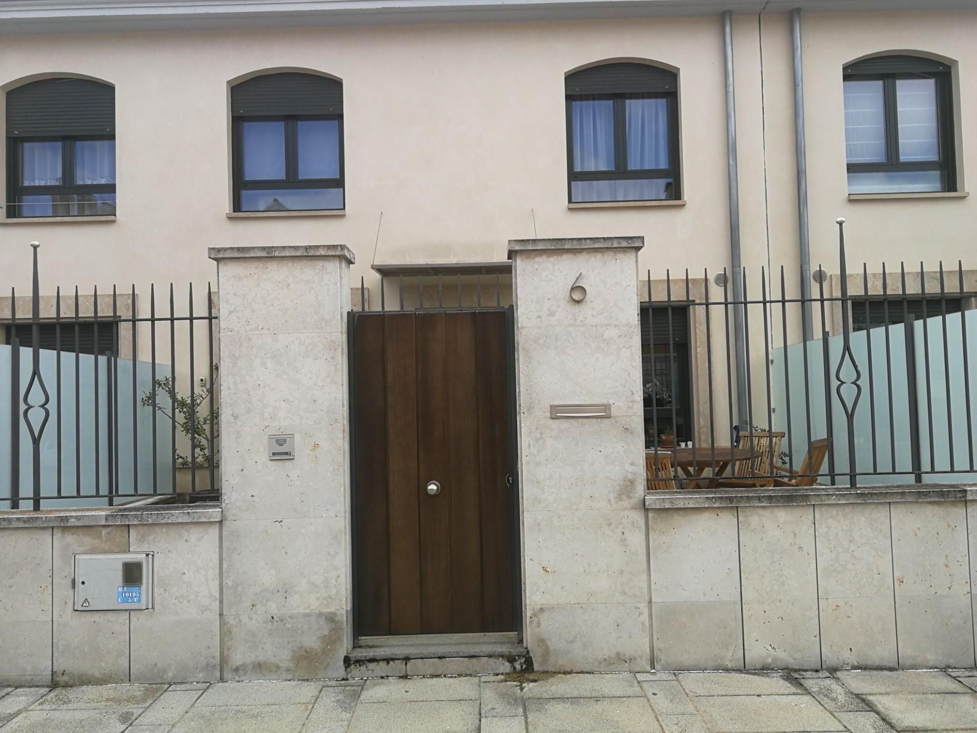 Exterior view of Single-family semi-detached for sale in Lerma  with Heating, Private garden and Parquet flooring