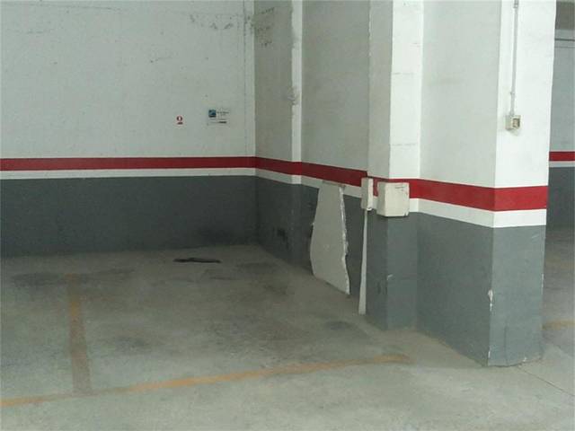 Garaje en Venta en Calle Doña Anita Nadal en Cieza