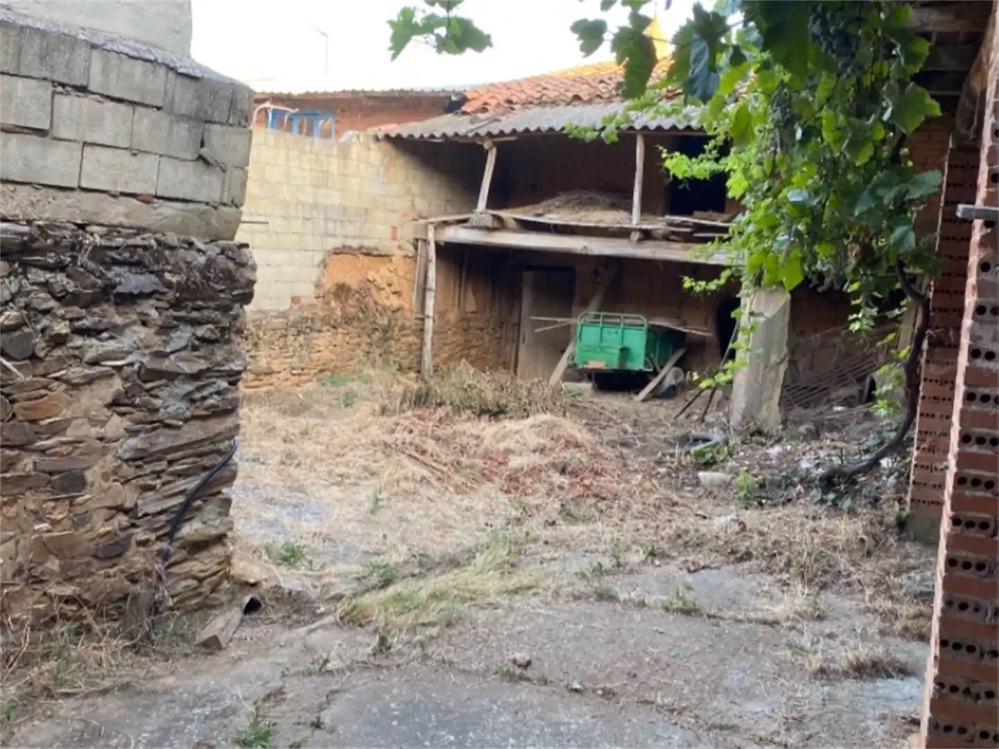 Casa adosada en venta en Alija del Infantado