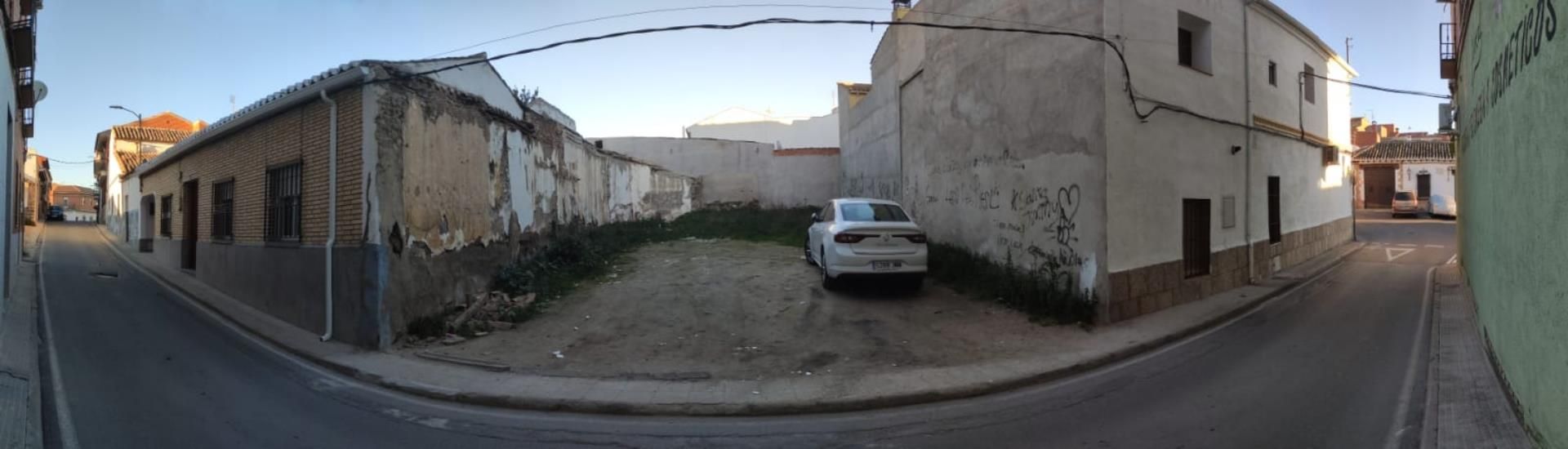 Land for sale in La Puebla de Montalbán