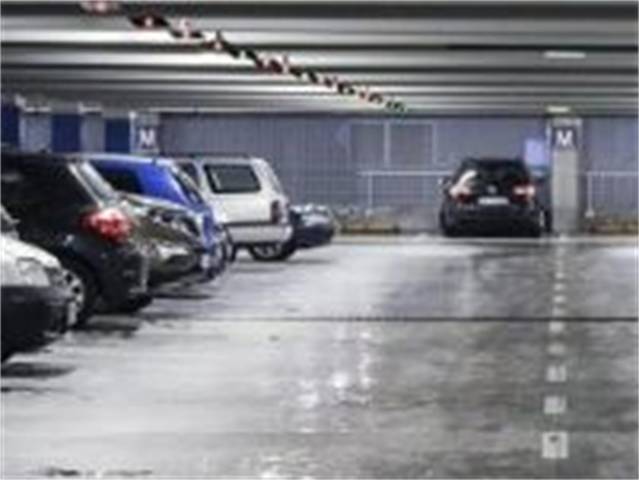 Garaje en Alquiler en Avenida de Pablo Neruda, 87 en Palomeras Bajas