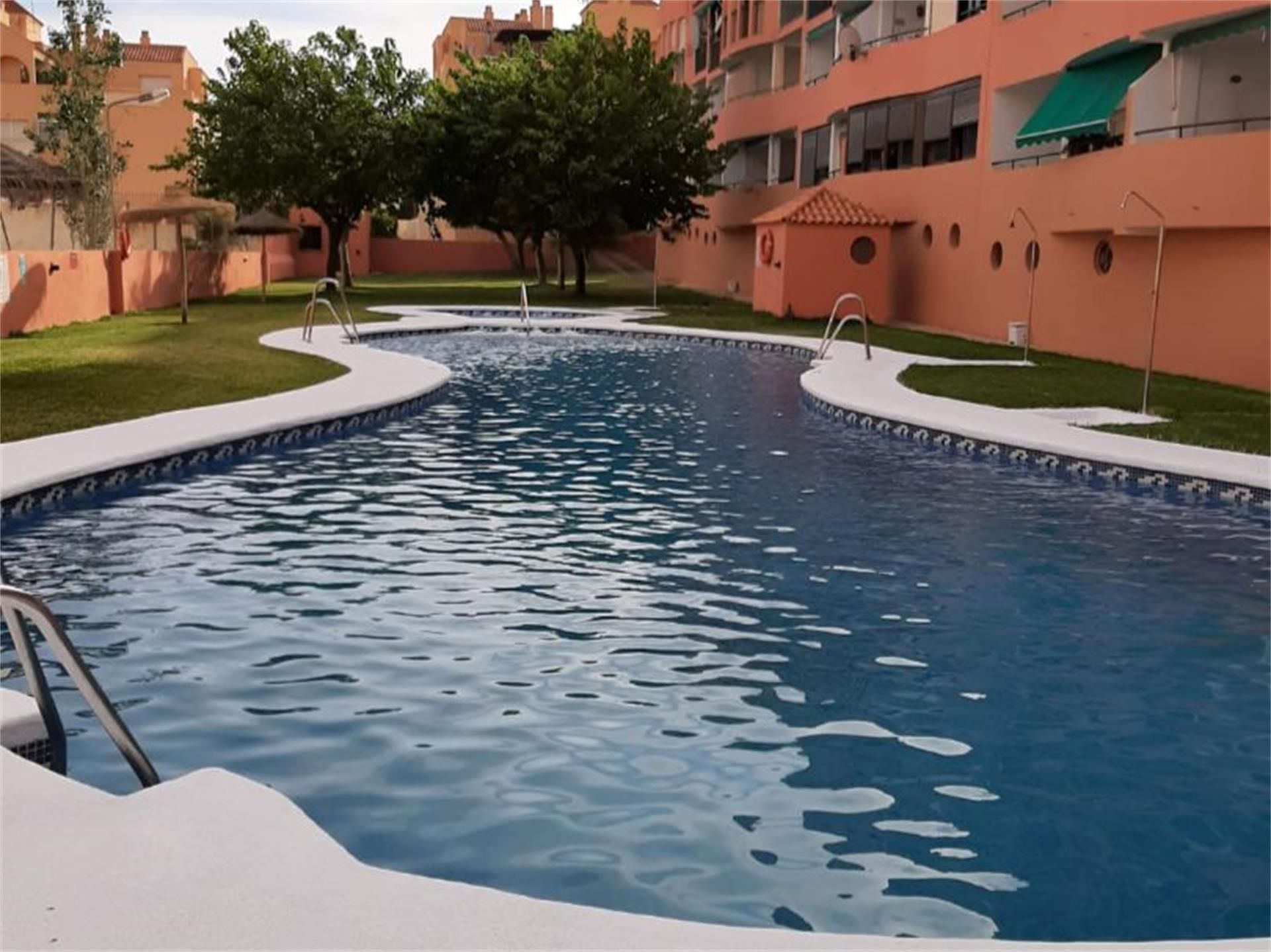Piscina de Piso en venta en Roquetas de Mar con Jardín privado, Terraza y Piscina