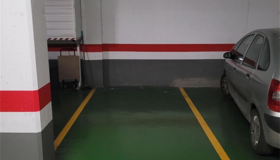 Foto 1 de Garatge en venda a Carrer Roger de Llúria, Vilablareix, Girona