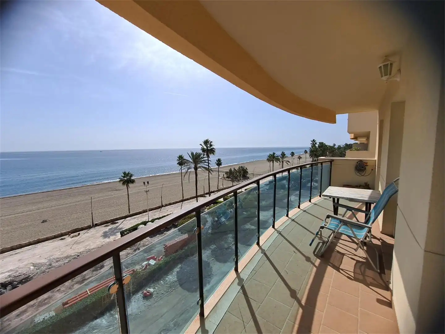 Piso en venta en Avenida España, Puerto de Estepona Terraza de Piso en venta en Estepona con Aire acondicionado, Calefacción y Terraza