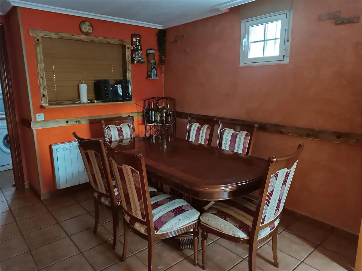 Casa adosada en venta en Calle Real, 4, Villaquirán de la Puebla Comedor de Casa adosada en venta en Villaquirán de la Puebla con Calefacción, Parquet y Amueblado