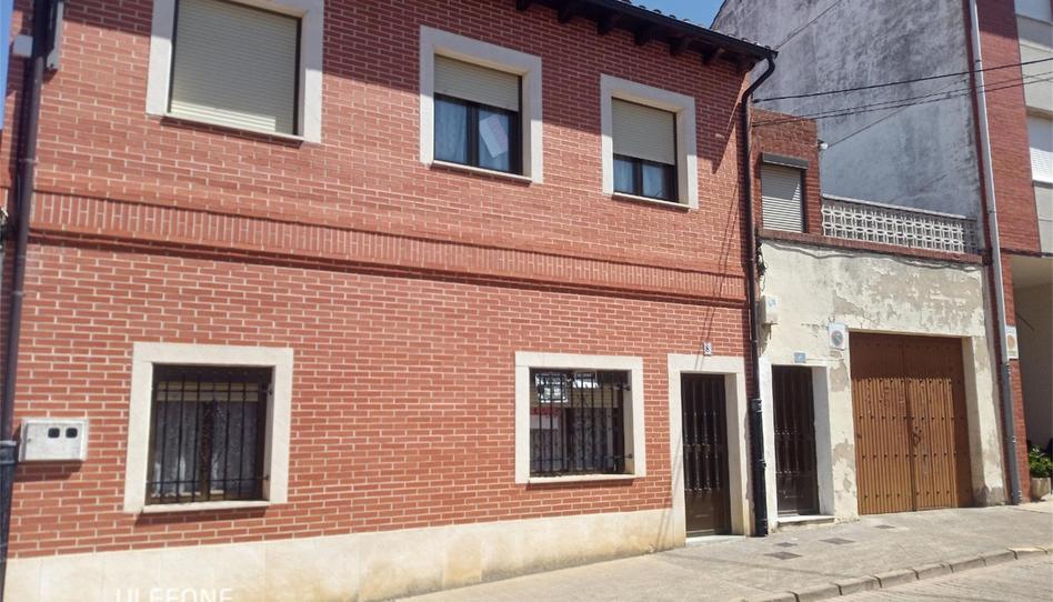 Foto 1 de Casa adosada en venda a Calle Antonio Nicolás, 7, Sahagún, León