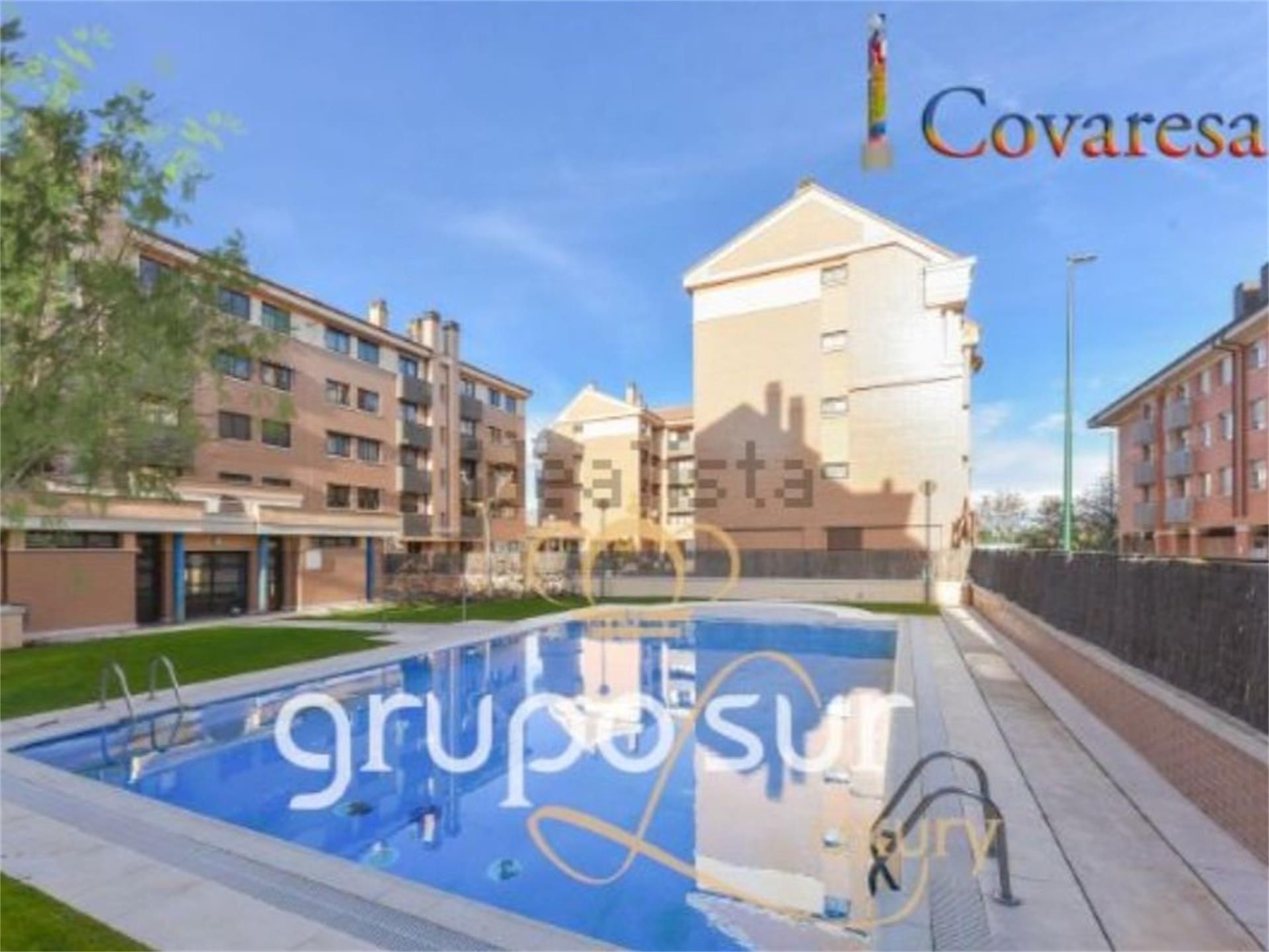 Swimming pool of Attic for sale in Valladolid Capital  with Swimming Pool
