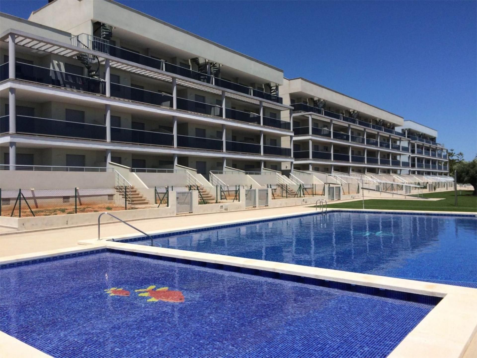 Swimming pool of Garage for sale in Alcalà de Xivert