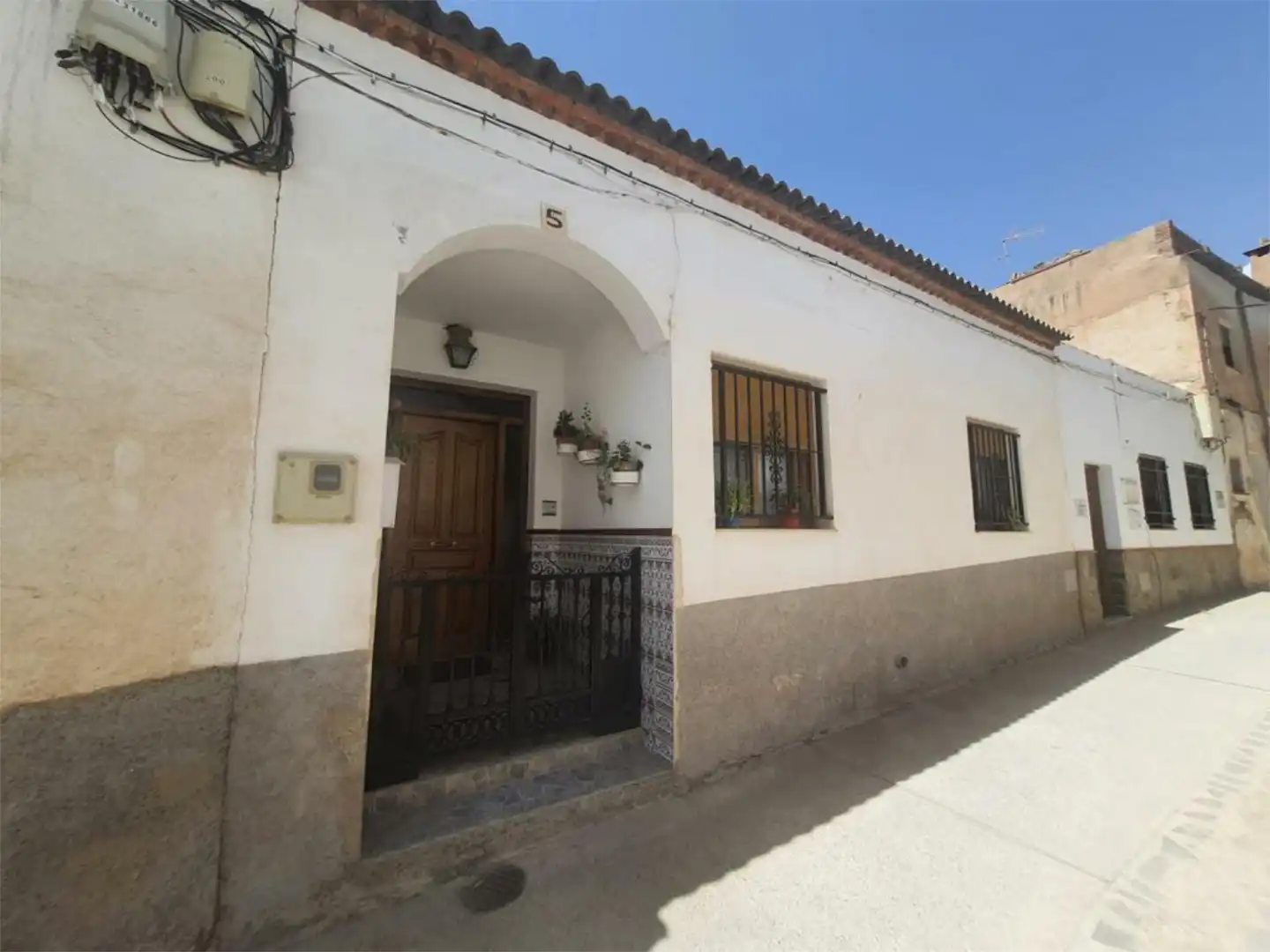 Casa adosada en venta en Calle Real, 5, Cádiar Vista exterior de Casa adosada en venta en Cádiar con Calefacción, Terraza y Piscina