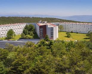 Vista exterior de Pis en venda en A Pobra de Trives  amb Calefacció, Jardí privat i Parquet