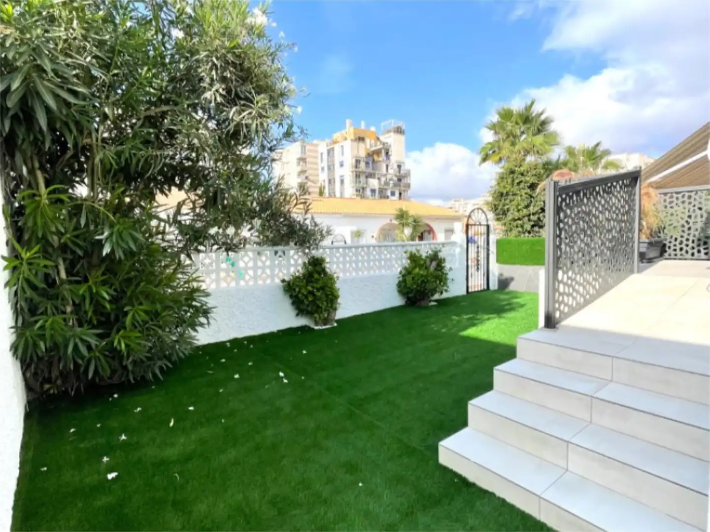 Casa o chalet en venta en Calle 9, 84, Nueva Torrevieja Jardín de Casa o chalet en venta en Torrevieja con Aire acondicionado, Calefacción y Jardín privado