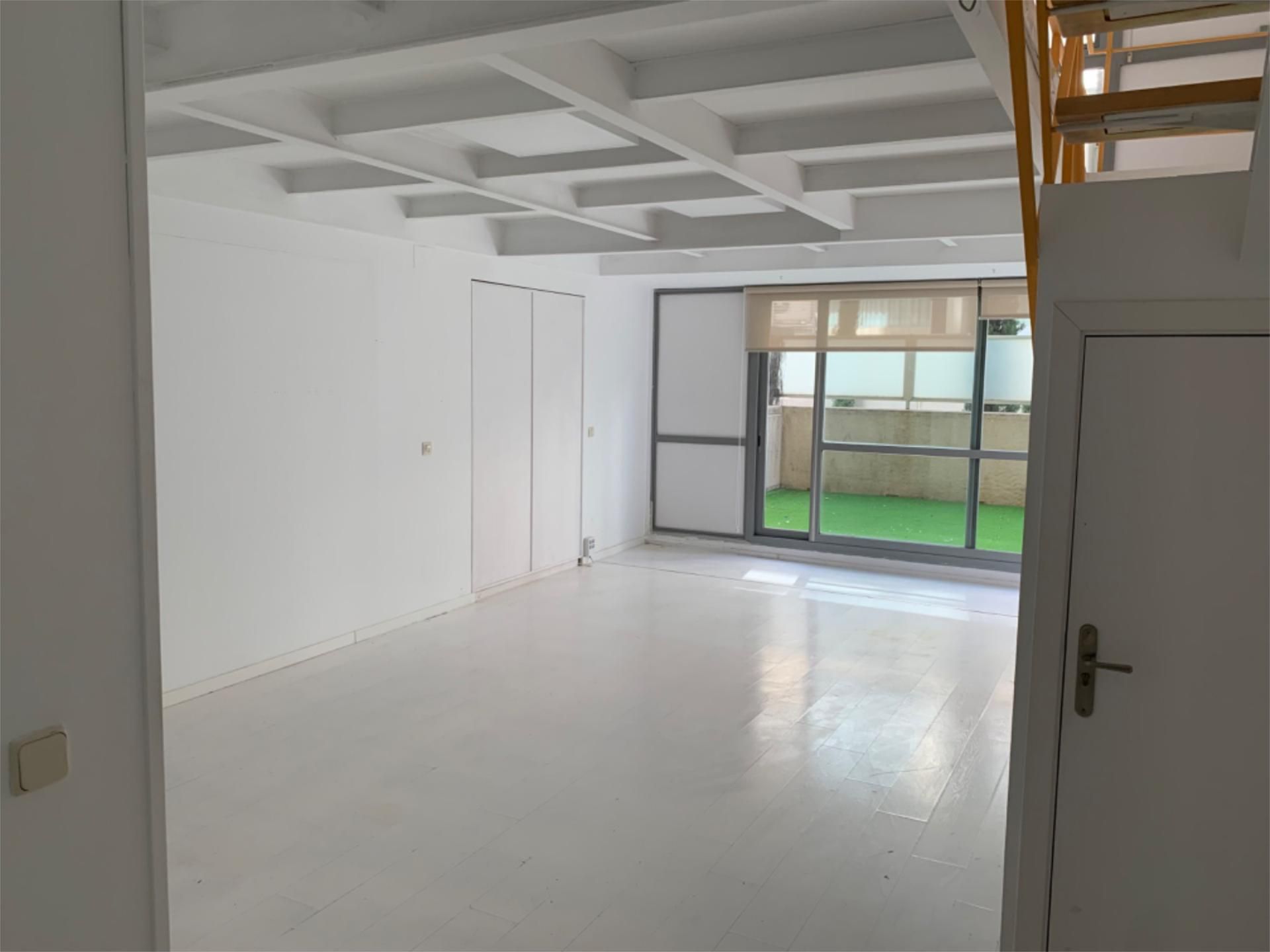 Piso en venta en  Madrid Capital con Aire acondicionado, Jardín privado y Terraza