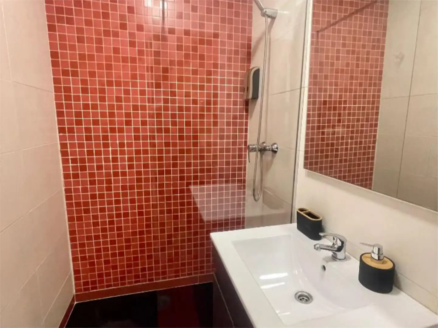 Baño de Piso en venta en Sierra Nevada con Calefacción, Parquet y Amueblado