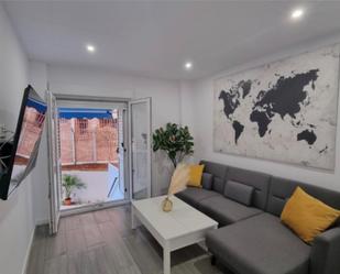 Living room of Flat for sale in  Tarragona Capital  with Terrace, Furnished and Oven