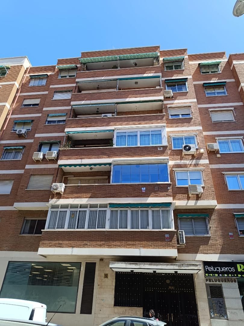 Exterior view of Flat for sale in  Madrid Capital  with Air Conditioner and Terrace
