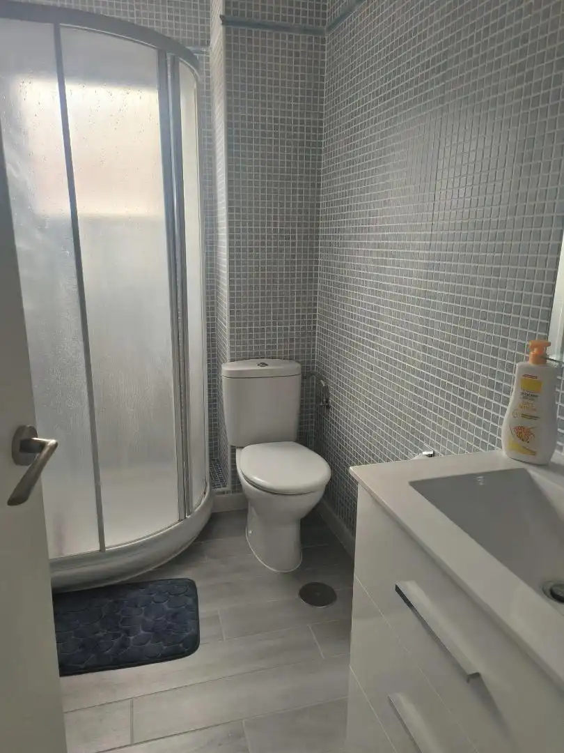 Piso de alquiler en Calle Huesca, 20, Gran Playa Baño de Piso de alquiler en Santa Pola con Aire acondicionado, Calefacción y Jardín privado