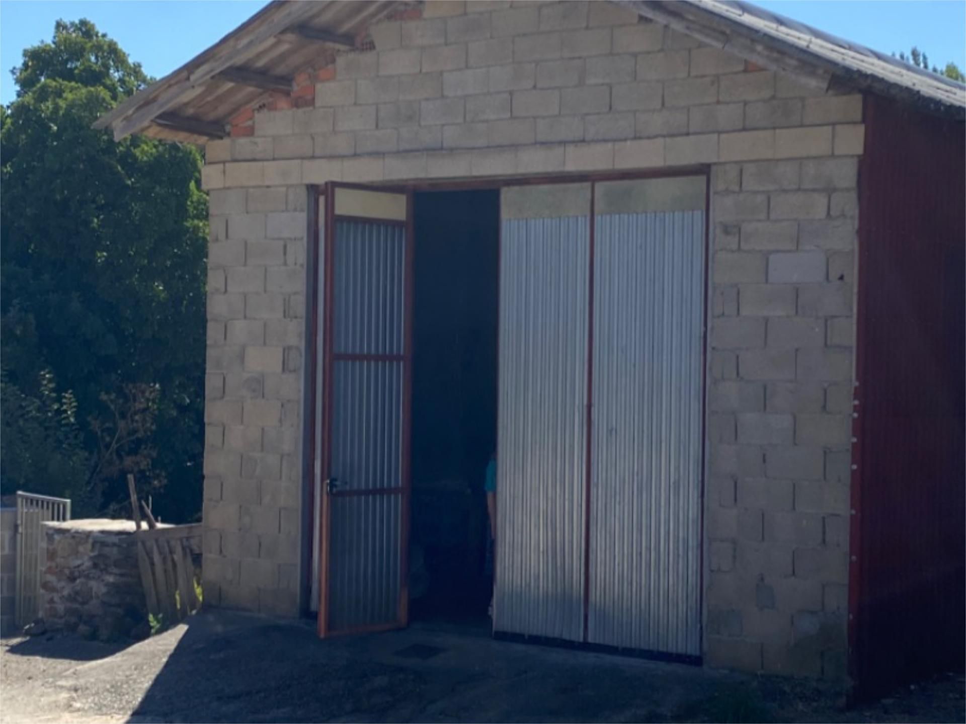 Vista exterior de Finca rústica en venda en Truchas