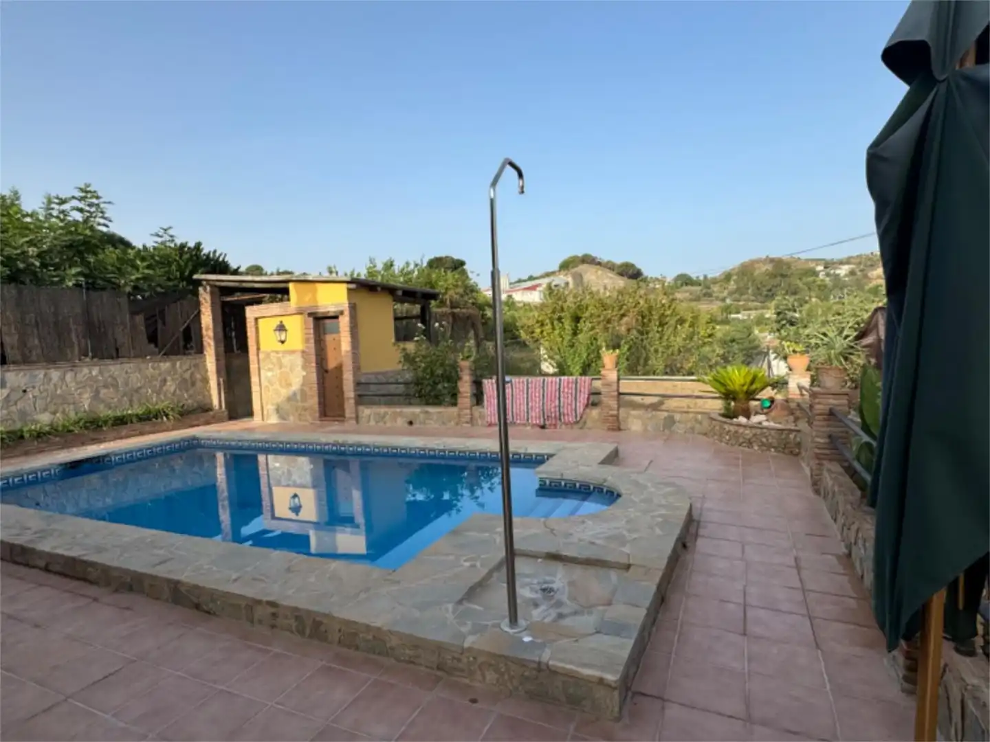 Room in Lugar Partido Valdeperales, 42, Coín Swimming pool of Flat for share in Coín with Air Conditioner, Heating and Private garden