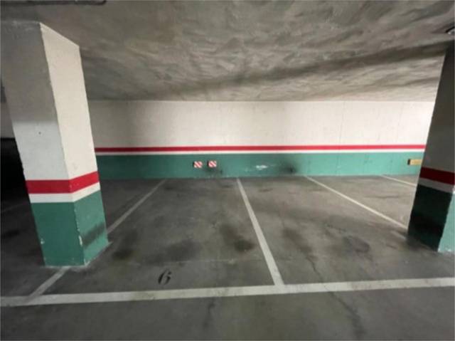 Garaje en Venta en Calle Tierra de Arévalo, 2 en Parque Alameda - Paula López