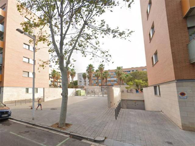 Garaje en Alquiler en Carrer de Joan Miró, 28 en La Vila Olímpica del Poblenou