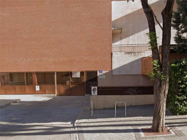 Garaje en Venta en Calle de Villalobos, 14 en Palomeras Sureste