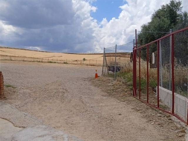 Terreno en Alquiler en Calle Jesús Cabrera, 5 en Ajalvir