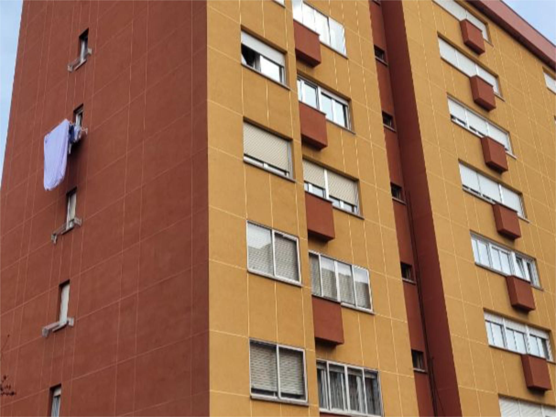 Vista exterior de Piso en venta en Avilés con Calefacción, Parquet y Terraza