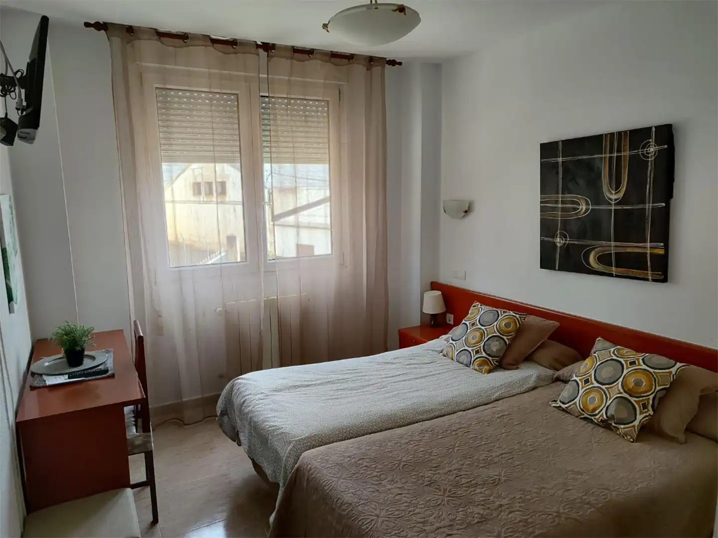 Habitación de Local de alquiler en Saldaña con Aire acondicionado, Calefacción y Amueblado